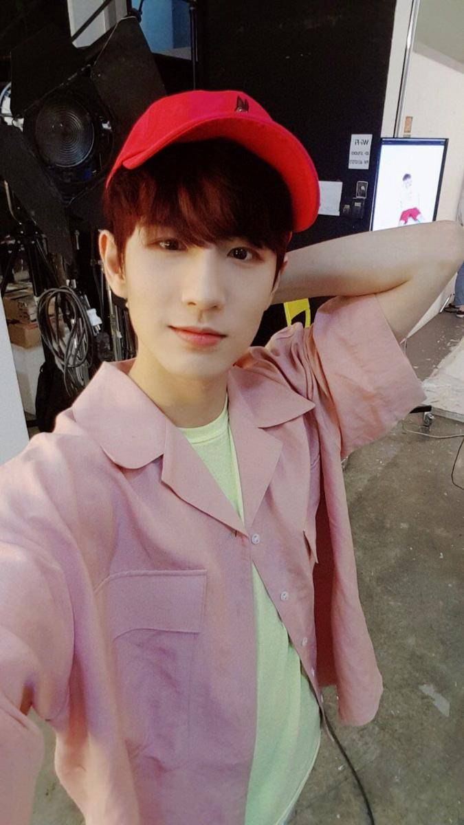 twitter.com/BF MINWOO