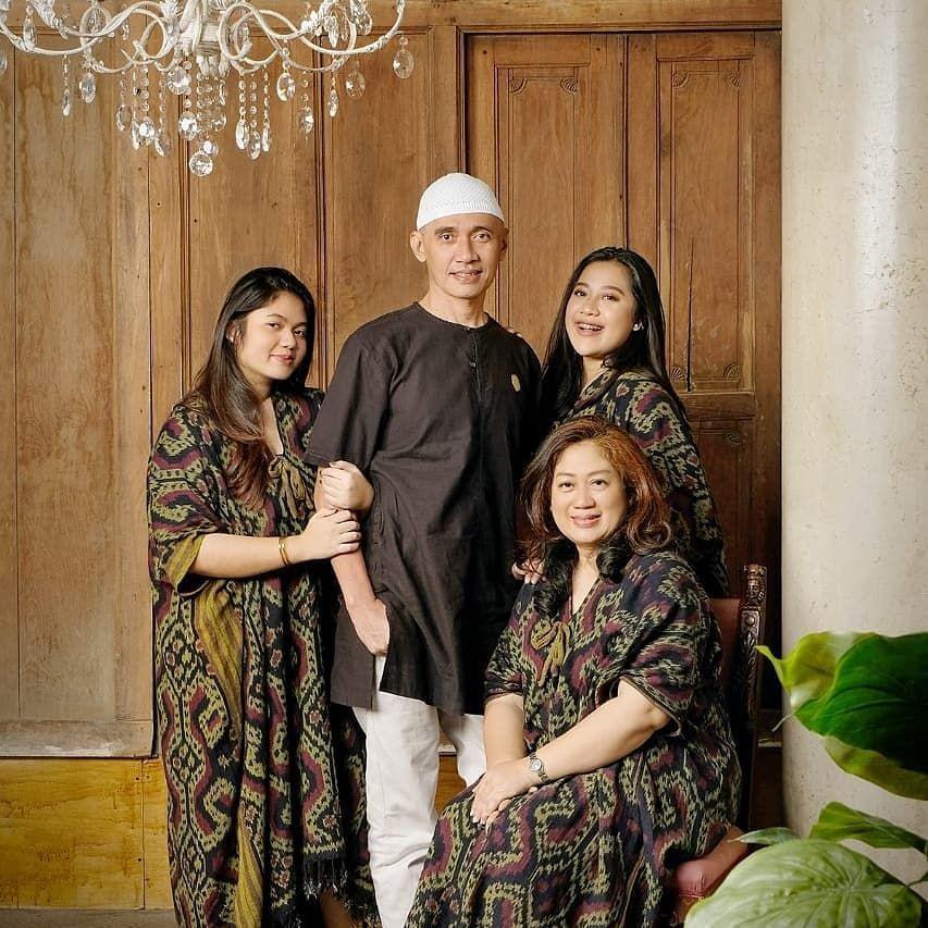Suami & Ayah Idaman, 10 Potret Kenangan Agung Hercules dengan Keluarga
