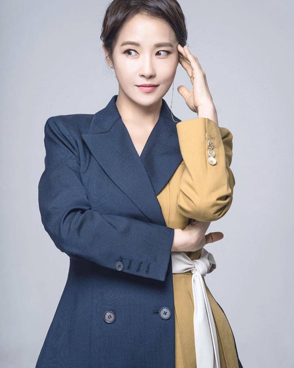 instagram.com/kimsuna_official