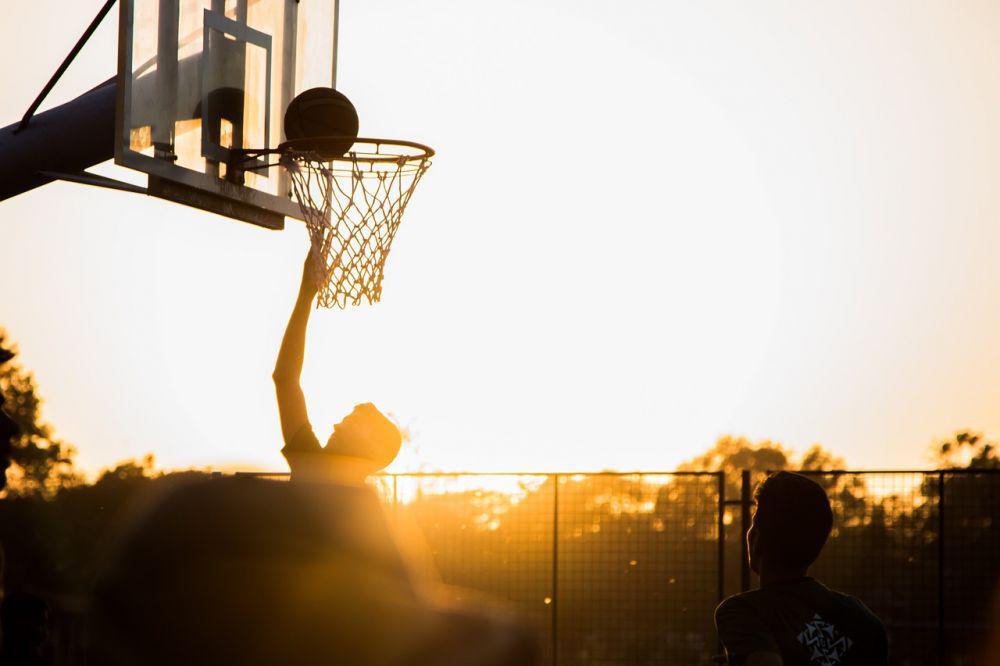 9 Teknik Passing Bola Basket dan Cara Melakukannya, Lengkap!