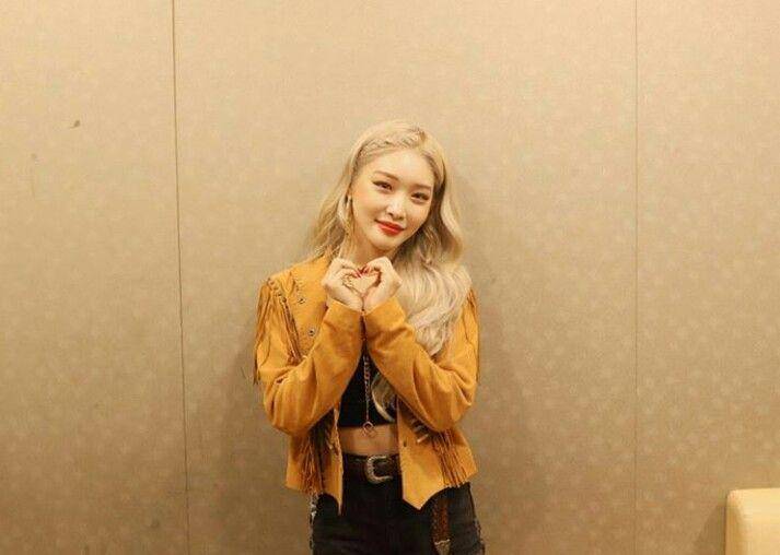 Instagram.com/chungha_official