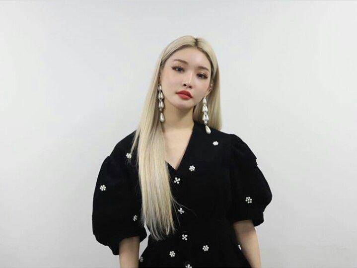 Instagram.com/chungha_official