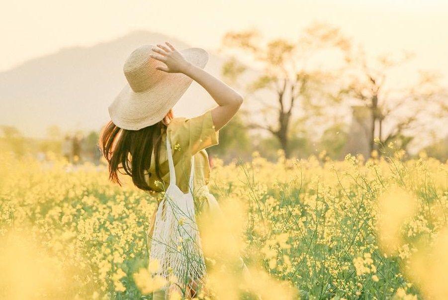 5 Tahap Perawatan dengan Produk Berbahan Bunga, Bikin Wajah Glowing!
