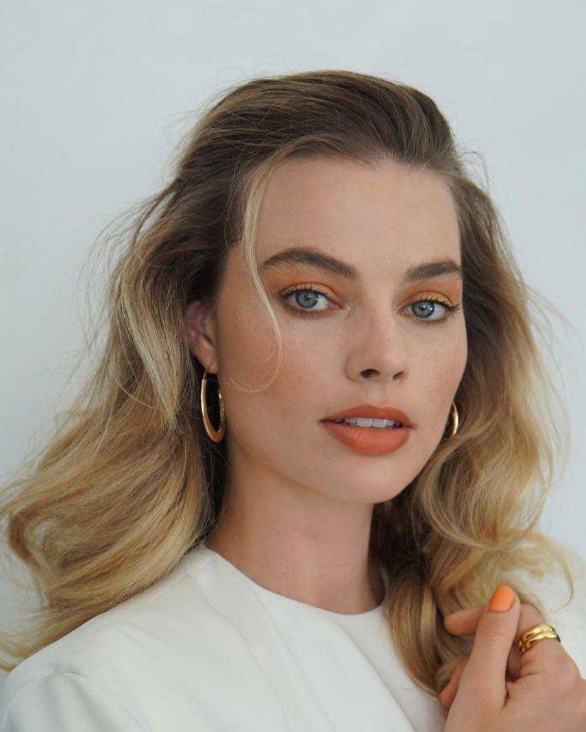 Instagram/margotrobbie