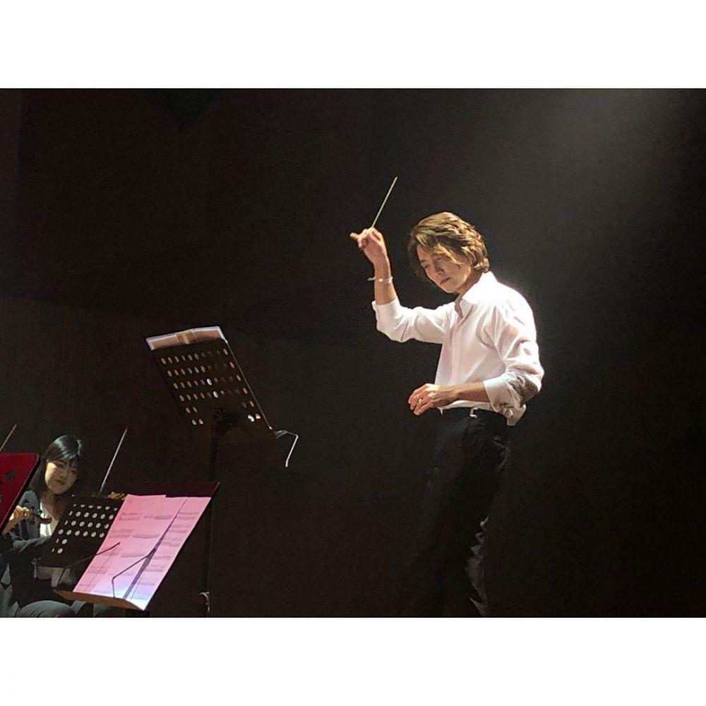 10 potret jung kyung ho, komposer di when the devil calls your na