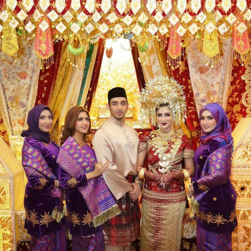 7 Artis yang Gelar Resepsi Pernikahan Lebih dari Satu Kali, Meriah!