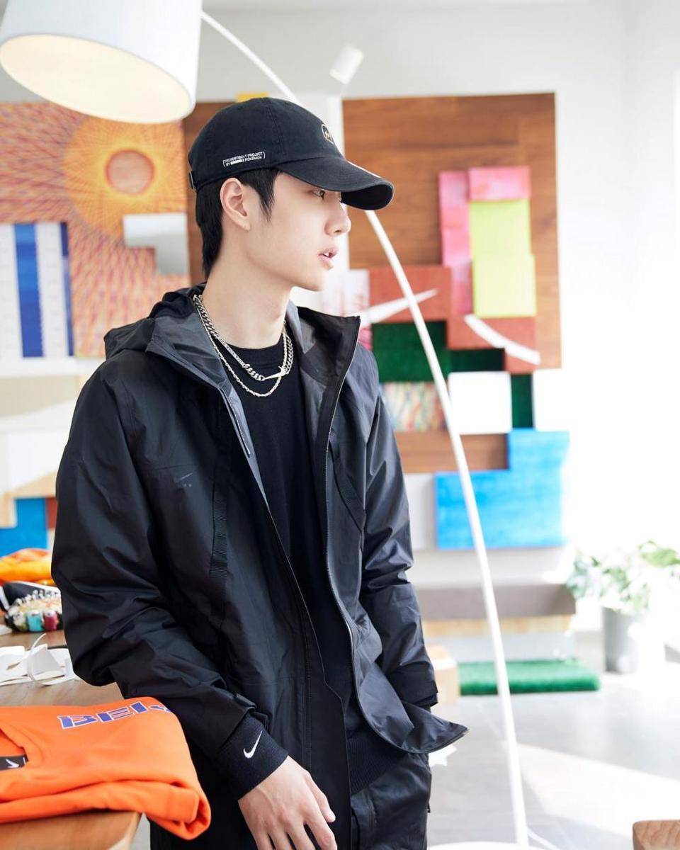 instagram.com/yibo.w_85