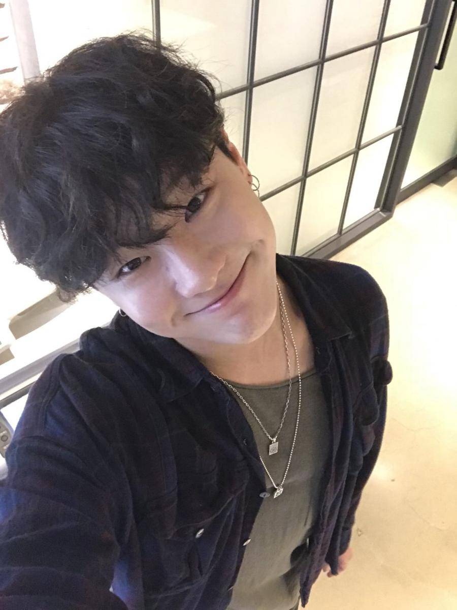 twitter.com/UNIQ_5