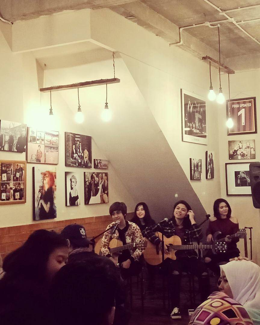 instagram.com/foodupdatecafe