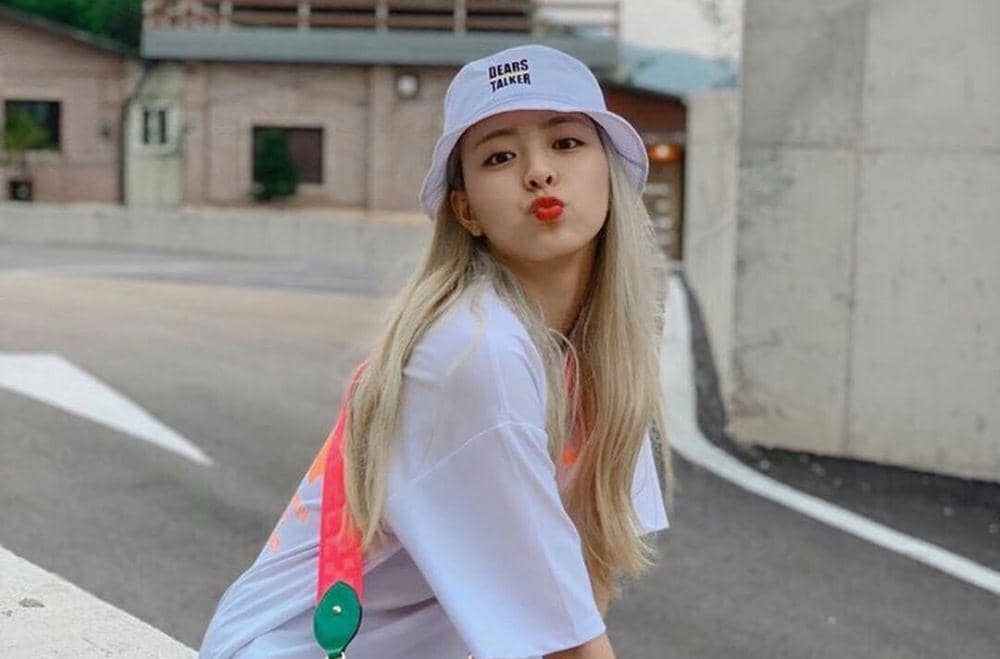 Maknae Manis, Ini 10 Pesona Yuna ITZY dengan Rambut Pirangnya