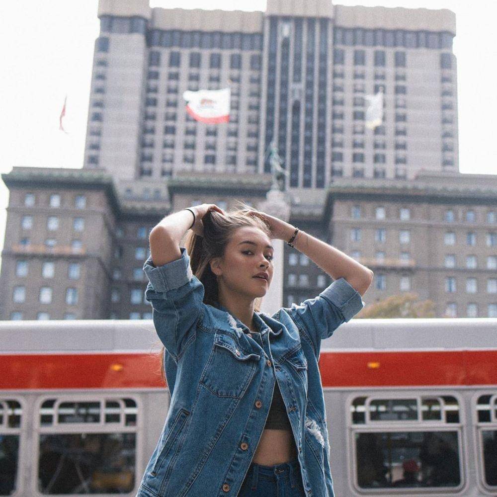 instagram.com/caitlinhalderman