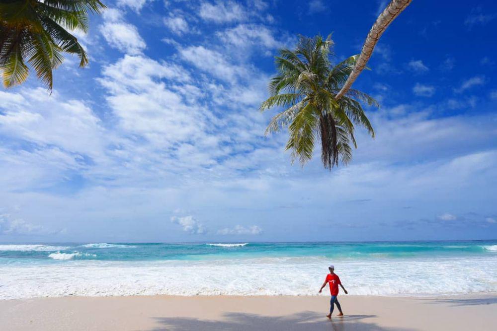 Ini 5 Rekomendasi Pantai Eksotis di Pulau Simeulue, Bikin Kamu Betah!