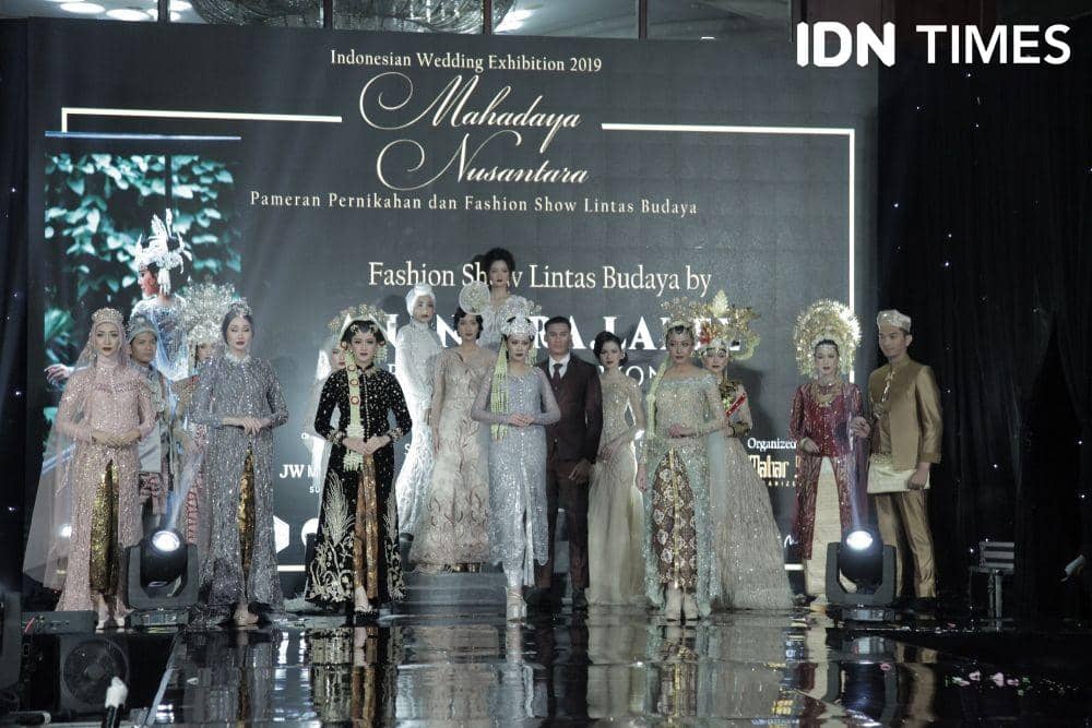 Inspirasi Kebaya dan Gaun Adat Modern di Pagelaran Mahadaya Nusantara
