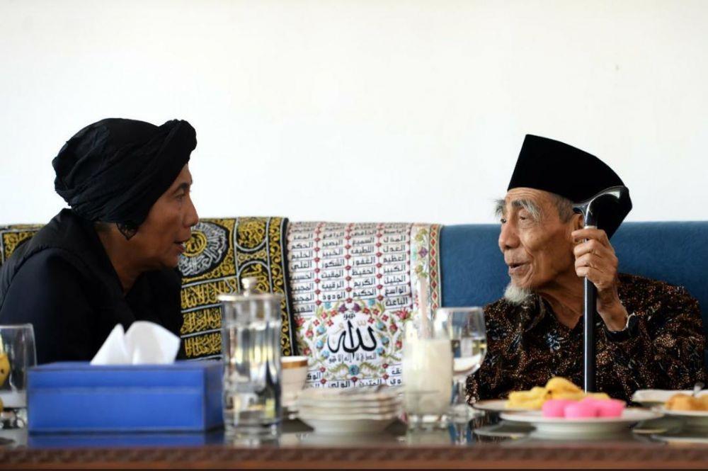 Pengasuh Ponpes Al-Itqon Diusulkan Jadi Penerusnya Mbah Moen