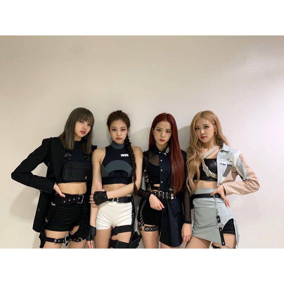 www.instagram.com/blackpinkofficial