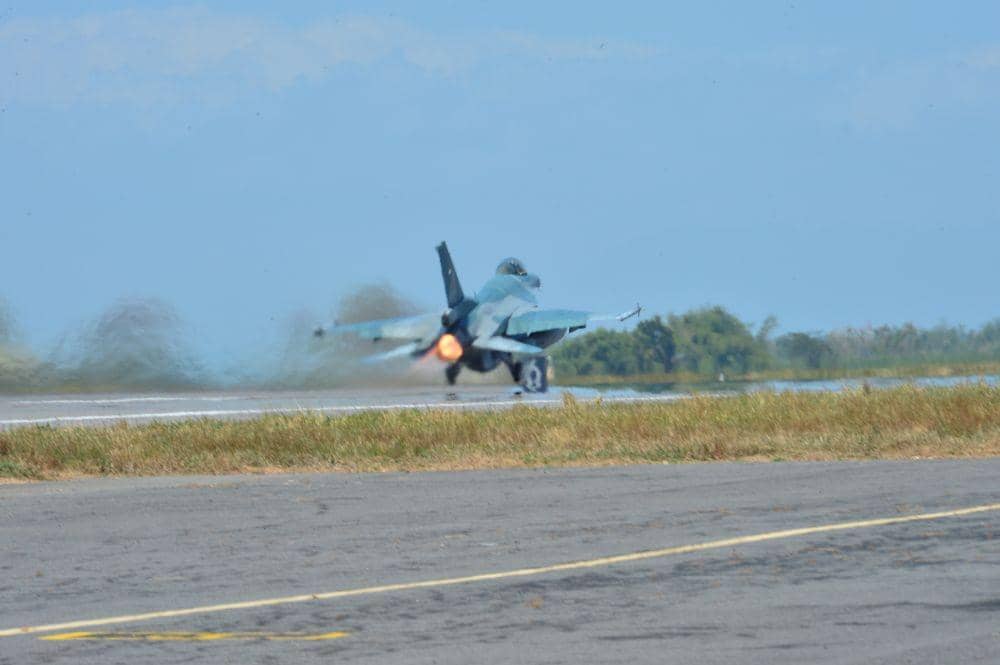 Lanud Iswahjudi Kirim 4 Pesawat F-16 ke Latbantem di Situbondo