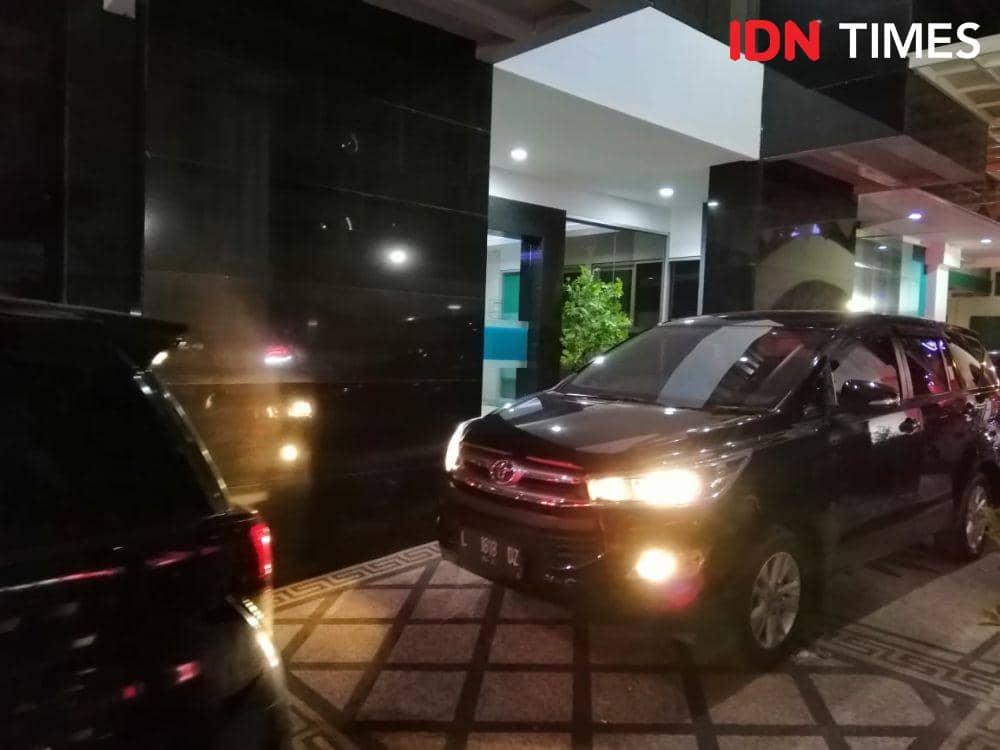 KPK Bawa Koper dan Tas Jinjing Usai Geledah Kantor BPKAD