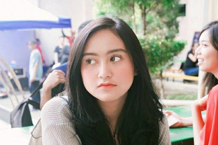 9 Mix & Match Fashion Item Sporty Ala Salshabilla Adriani