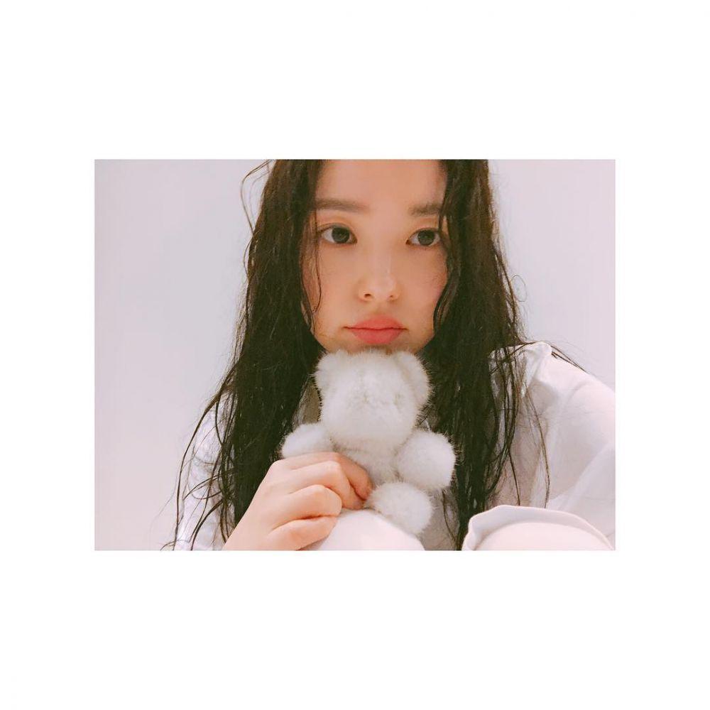 10 Potret Min Hyo Rin Selama Ditinggal Taeyang Wamil, Setia Menanti!