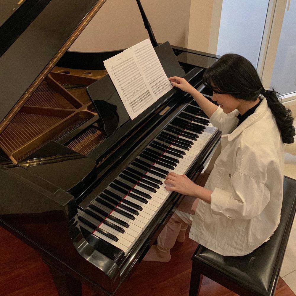 Instagram.com/isyanasarasvati