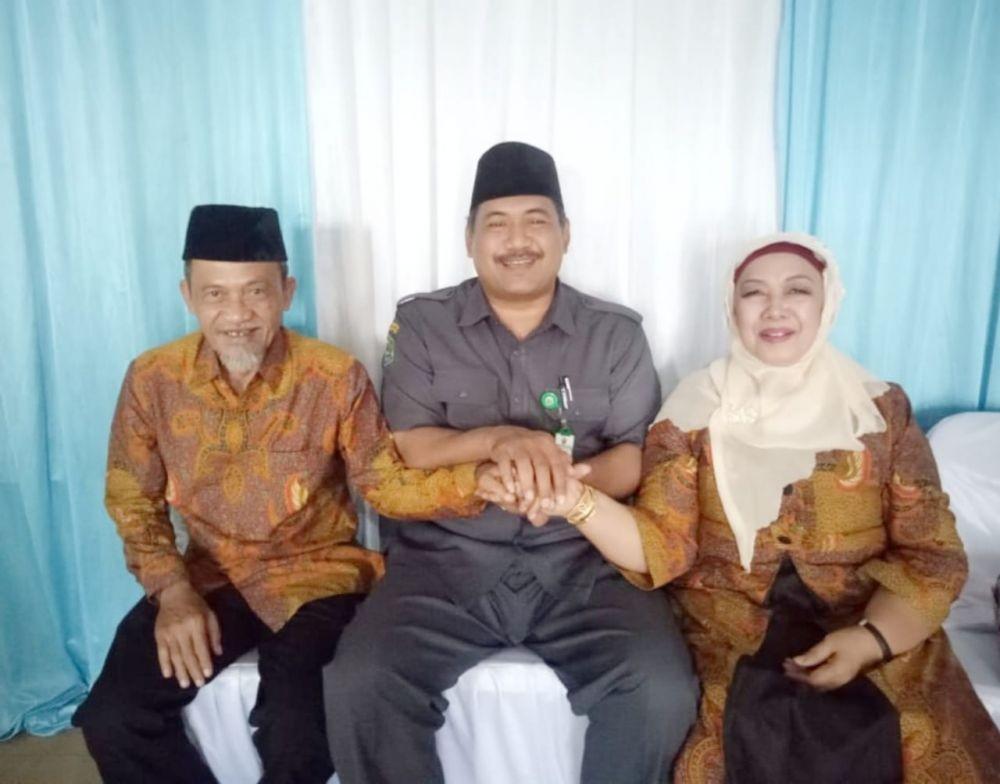 Wow... Menunggu 51 Tahun, akhirnya Haryadi Nikahi Cinta Monyetnya