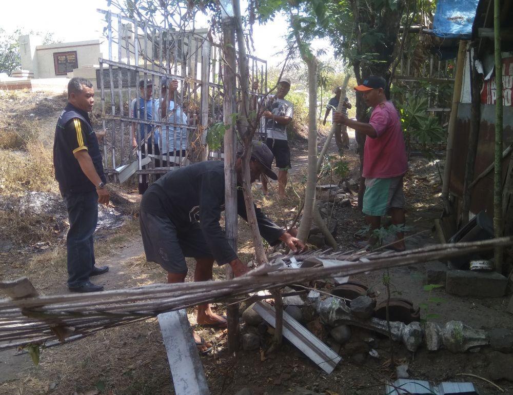 Setelah Lapak Pasar, Warung Transaksi Seks di Makam Cina Dibongkar