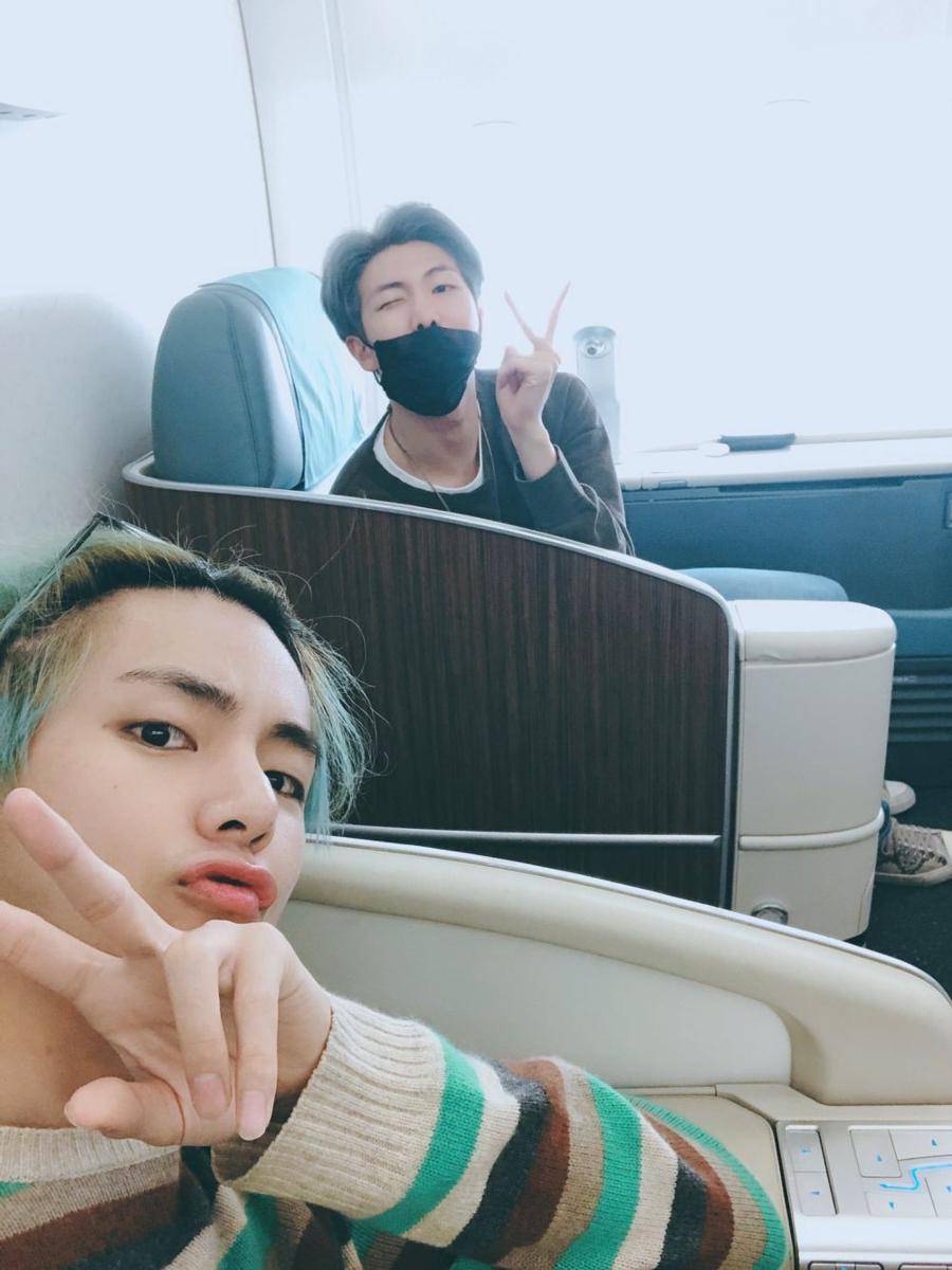 twitter.com/BTS_twt
