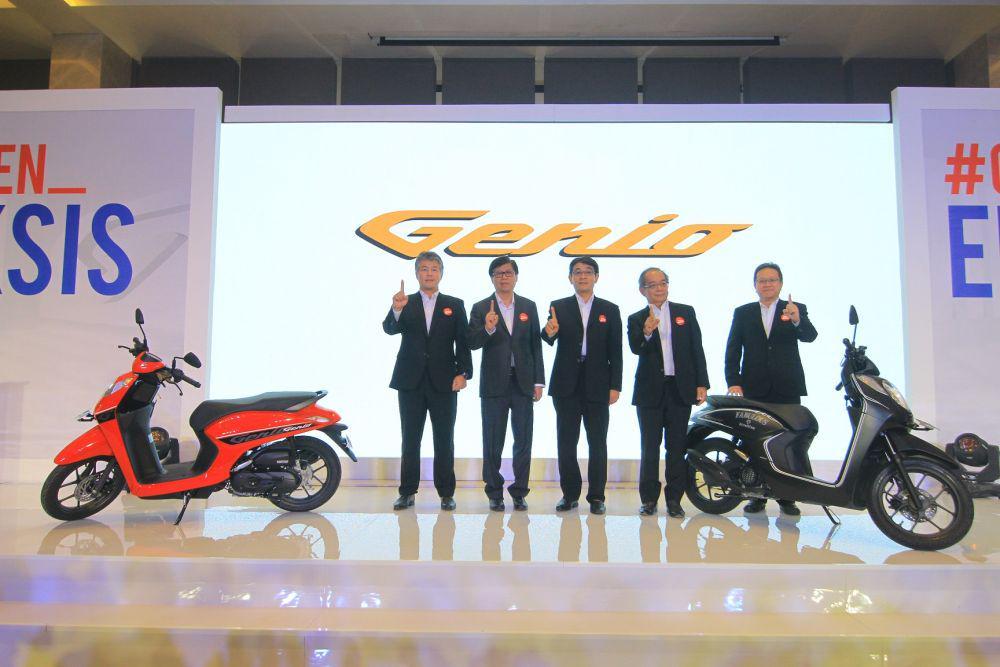 Resmi Diluncurkan di Medan, 10 Perbedaan Skutik Honda Genio & Scoopy