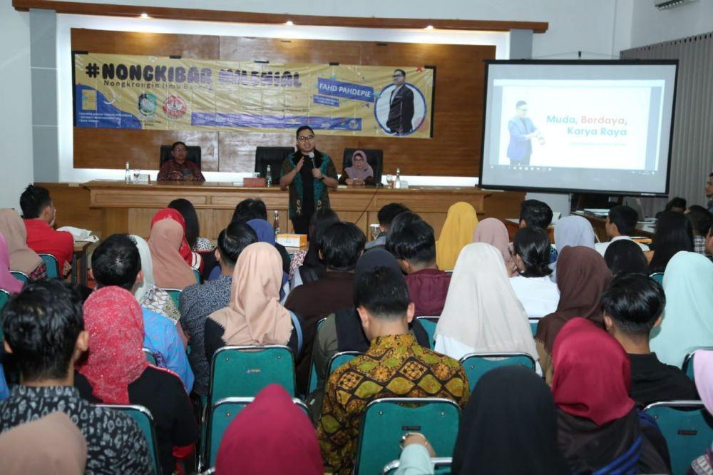 Fahd Pahdepie Motivasi Milenial Banyuwangi agar Produktif Berkarya