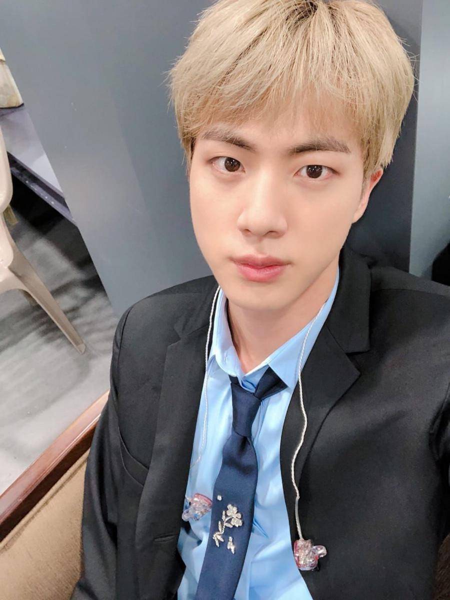 twitter.com/bts_twt