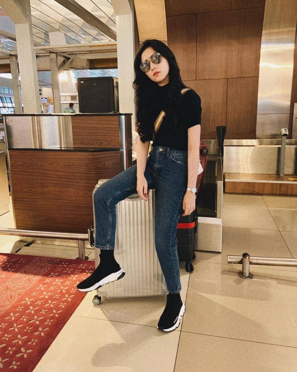 Instagram.com/isyanasarasvati