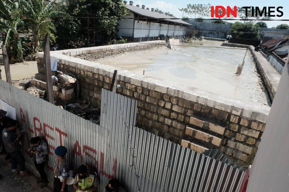 Tanggul Pabrik Jebol Makan Korban Jiwa, Labfor Ambil Sampel Bangunan