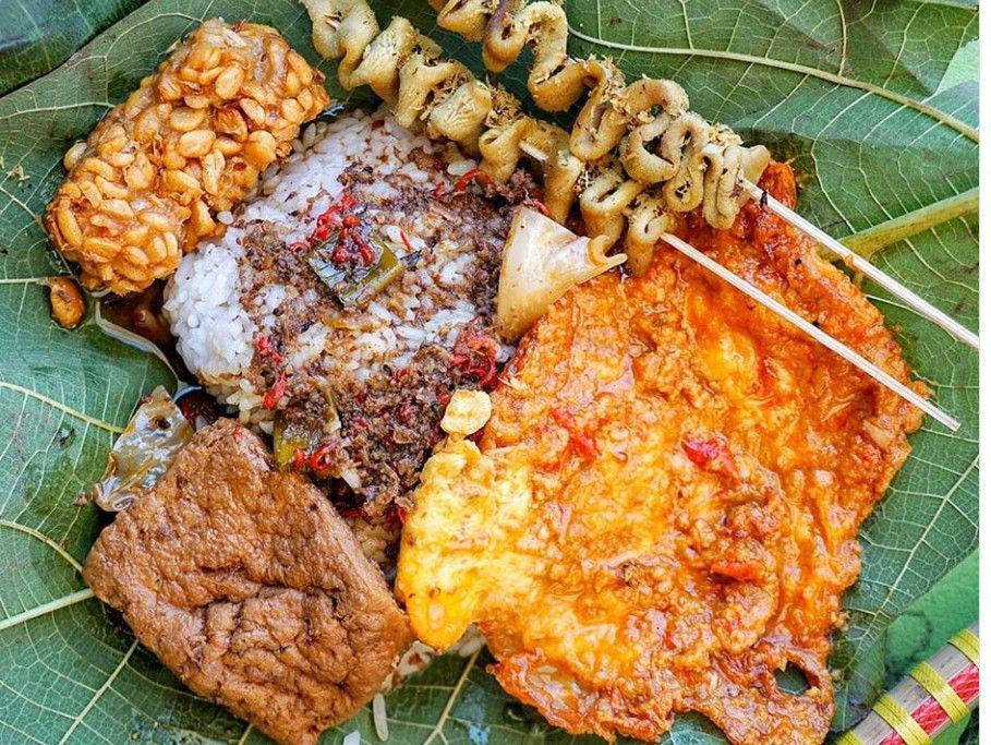 5 kedai nasi jamblang paling diburu di cirebon, harus siap antre