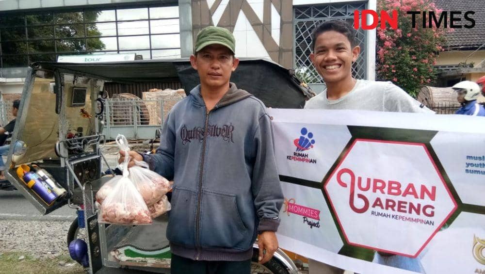 Pengobat Rindu, Rumah Kepemimpinan Bagi-bagi Rendang untuk Anak Kos