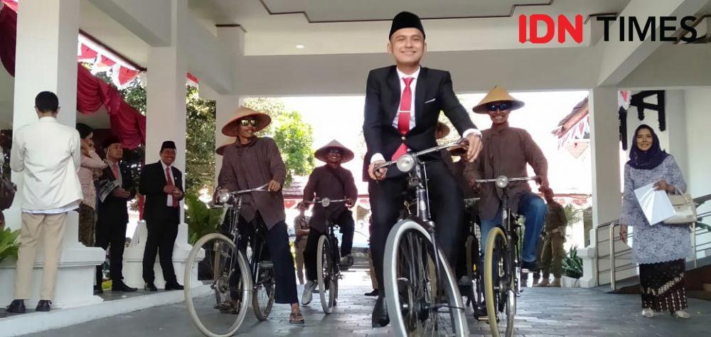 Dilantik Menjadi DPRD, Anggota Dewan ini Rayakan dengan Cara Unik