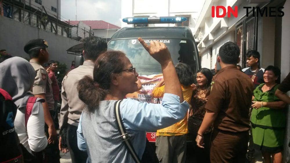 Terdakwa Penipu Nasabah BNI Dituntut 4 Tahun Penjara, Korban Mengamuk