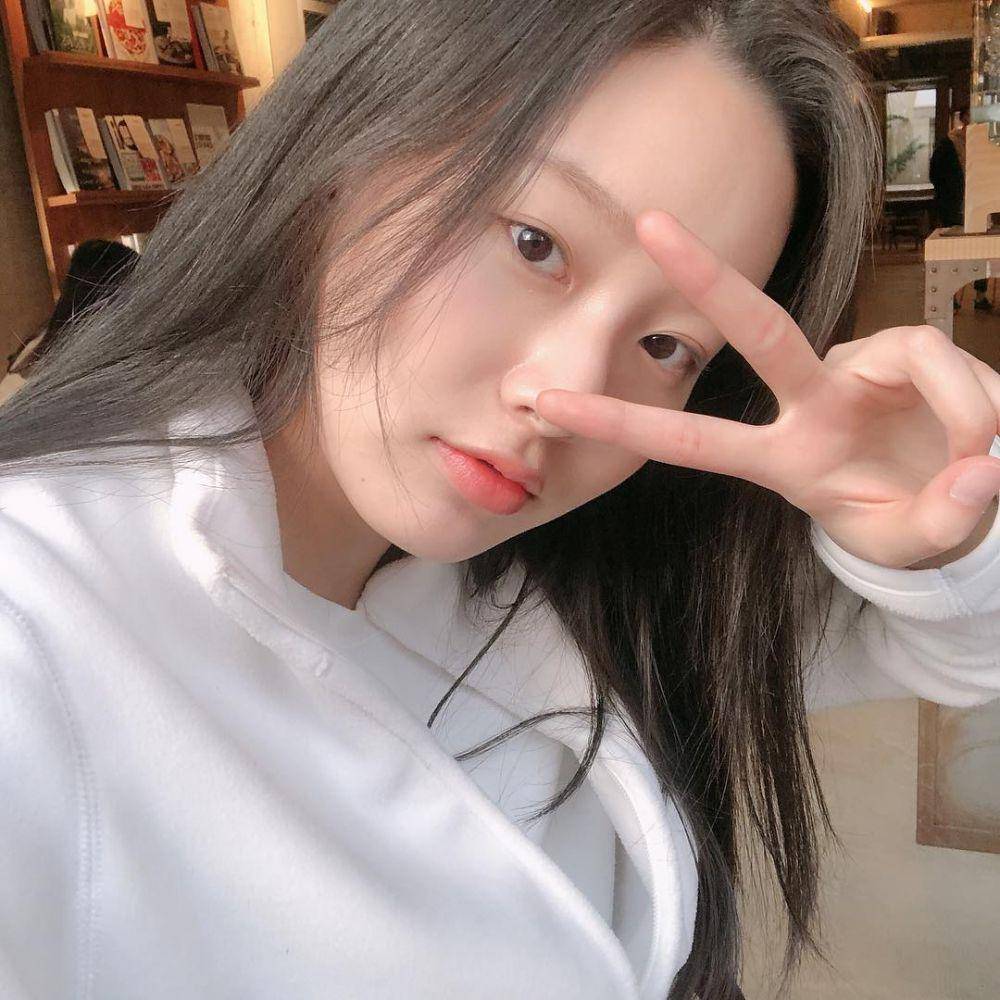 instagram.com/youna_1997