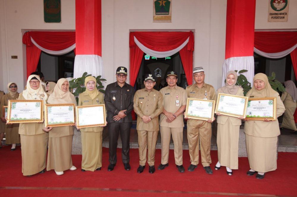 Pemkot Malang Tabur Tiga Penghargaan saat Apel Pagi ASN