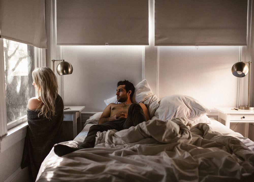 7 Hal Seksual Awkward yang Terjadi di Ranjang, tapi Sebenarnya Normal
