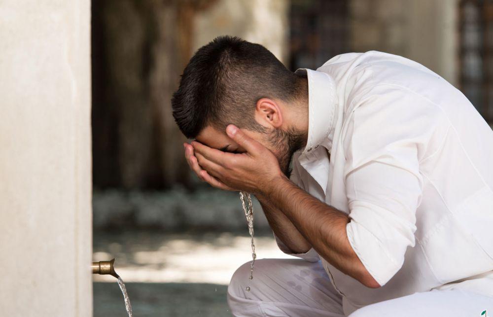 Virus Corona Bisa Dicegah Dengan Berwudu dan Salat Tajahud