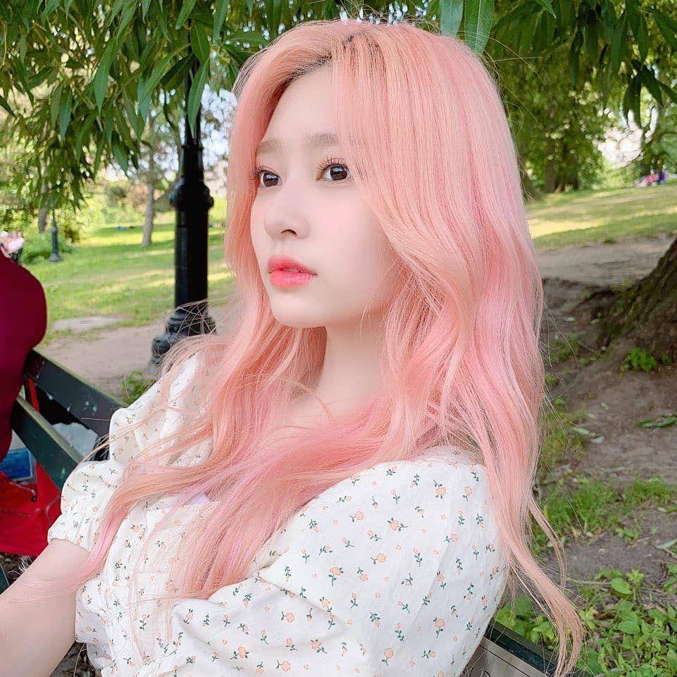 instagram.com/official_izone