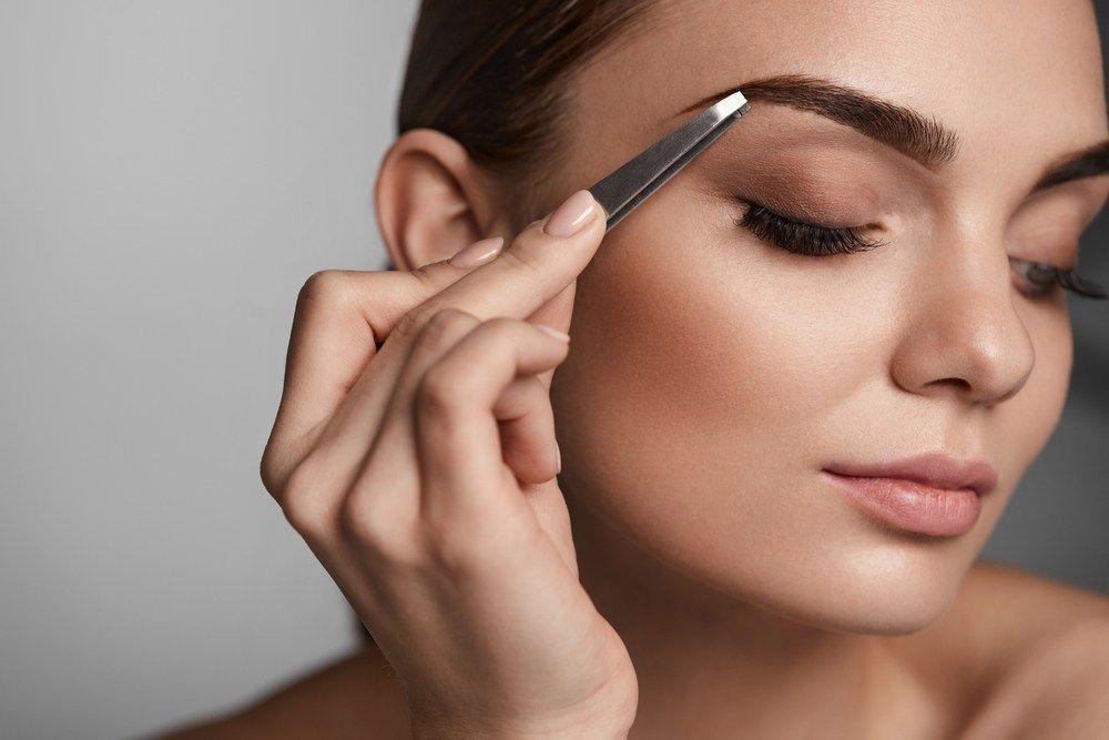 6 Tip Menggambar Alis Sesuai Bentuk Wajah, Jangan Sampai Salah!