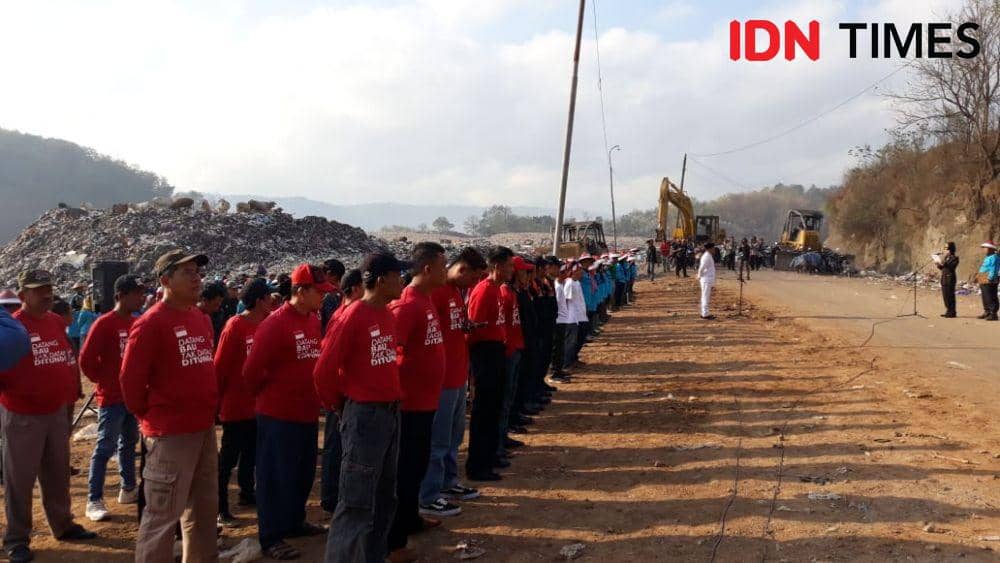 Upacara di Tempat Pembuangan Sampah, ini Arti Merdeka bagi Pemulung