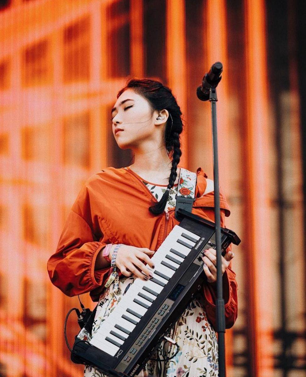 instagram.com/isyanasarasvati