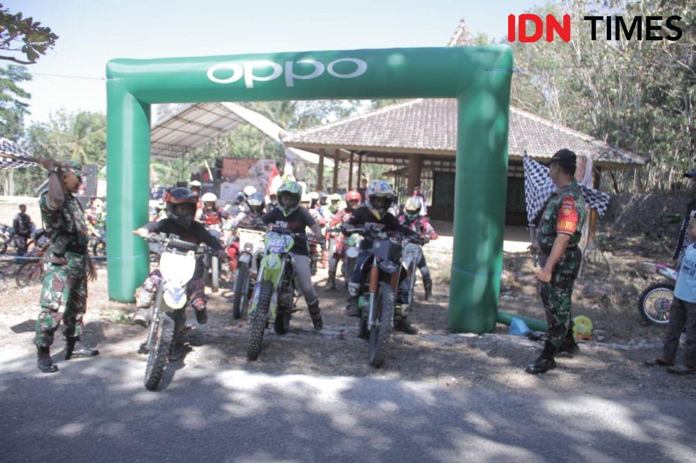 Rayakan HUT RI, Ratusan Rider Motor Trail Taklukkan Medan di Dlingo