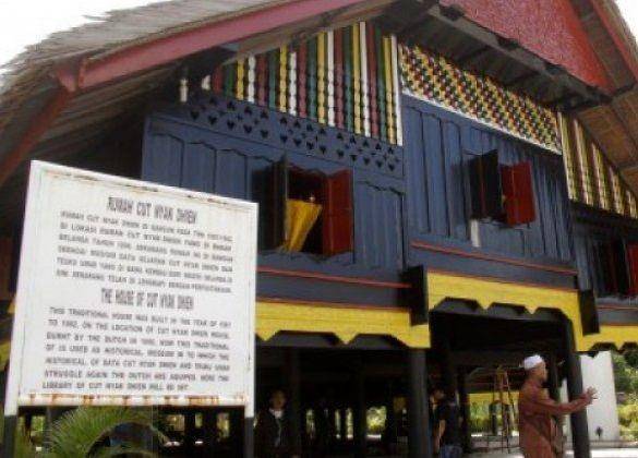 (Kediaman Cut Nyak Dien Desa Lampisang, Kecamatan Peukan Bada, Kabupaten Aceh Besar) ANTARA FOTO/Ampelsa