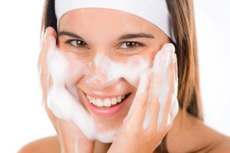 Kenali 5 Tanda yang Bakal Muncul Jika Kamu Salah Pilih Sabun Cuci Muka
