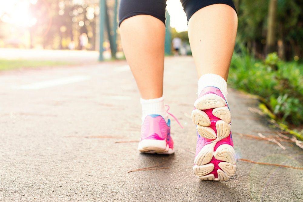 Jangan Keliru, Ini 8 Cara Tepat Jalan Kaki untuk Turunkan Berat Badan