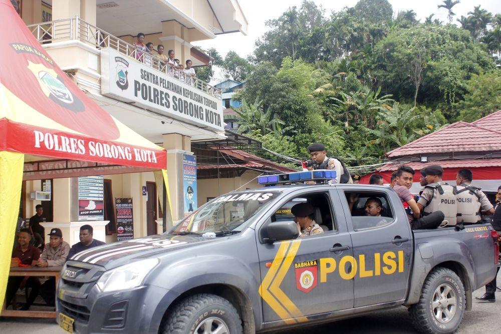 Polisi Tangkap 9 Pelaku Pembakaran Karaoke di Sorong, Ini Perannya