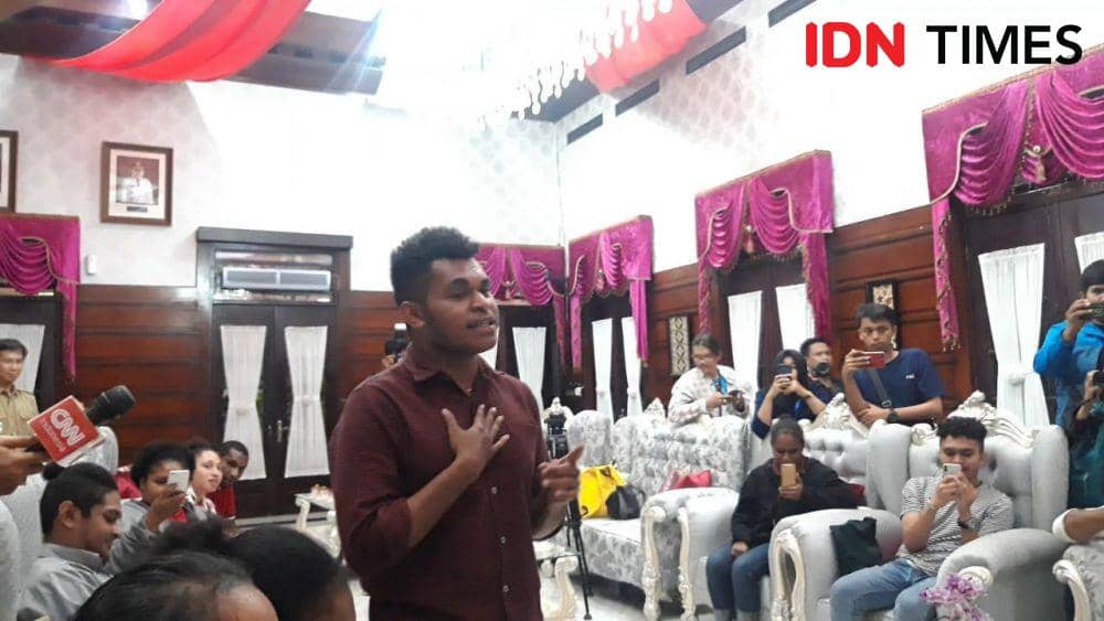 Gagal Masuk Idol, Mahasiswa Papua Ini Nyanyi Bareng Risma